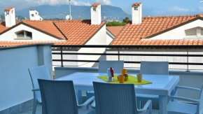 M386 - Marcelli, trilocale con giardino e vista mare